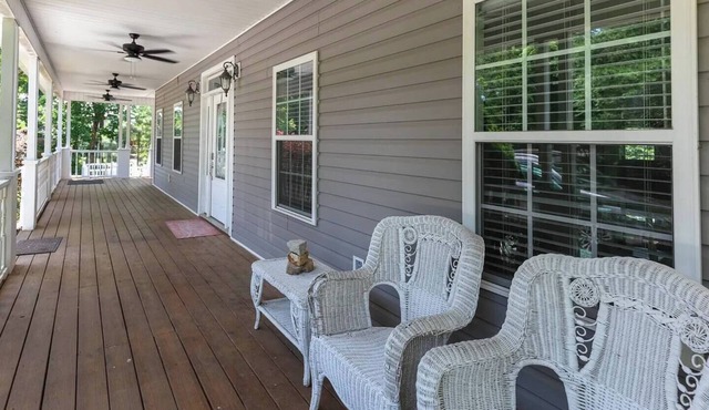 Pickwick Lake Access | 6BR w/Firepit & Kayaks