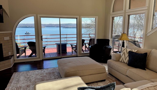Pickwick Lake Front Estate w/Spectacular Views, Boat Slip & Swimming Pool