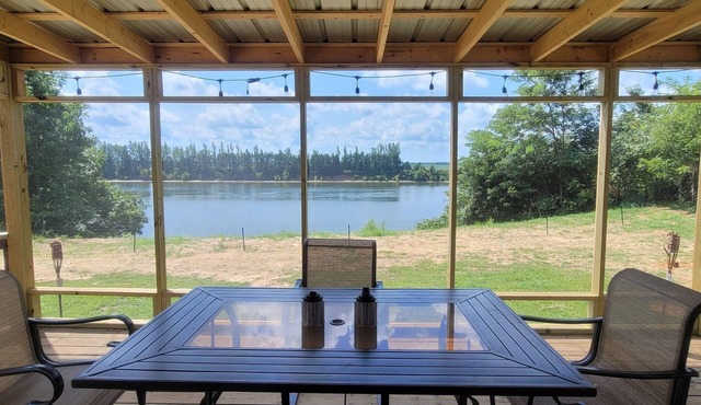 Pickwick- Screened Patio ON Tennessee River 7th Nt FREE- Dogs Allowednn