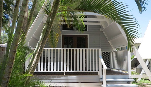 Picnic Bay Chalet Unit 2 - Charming island escape just 150m from Picnic Bay beachfront