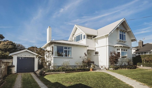 PICTURE ON PAYNTERS - STRANDON