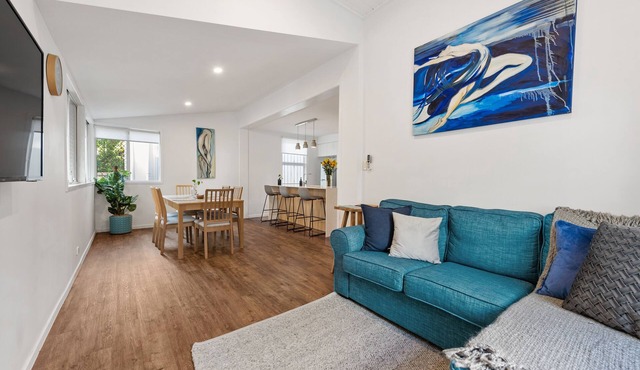 Picture Perfect ~ 2Bed/1Bath/1Car ~ Windsor