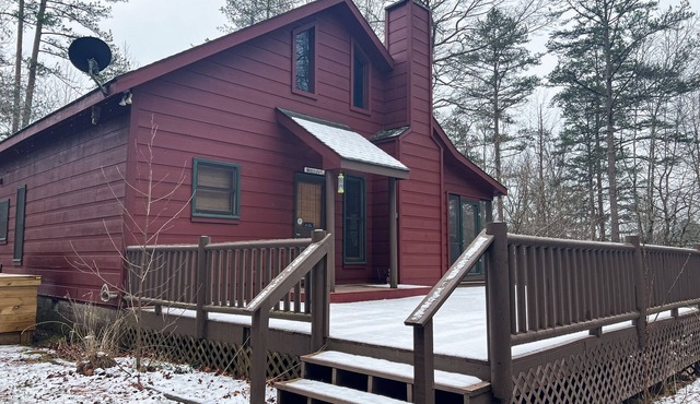 Picture-perfect cabin with private hot tub, deck space, & more