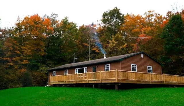 Picture Perfect Cabin! Hot Tub, Game Room, Close to Plattekill & Belleayre Mt