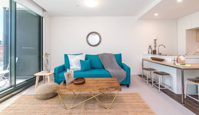 Picture Perfect Hamilton Footsteps to Harbour