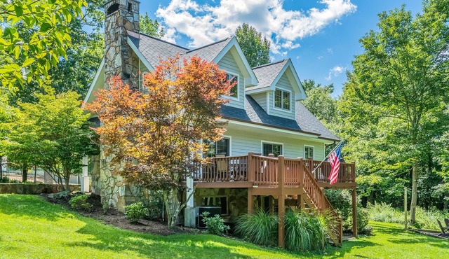 Picture Perfect | Pet Friendly, Hot Tub + Game Room!