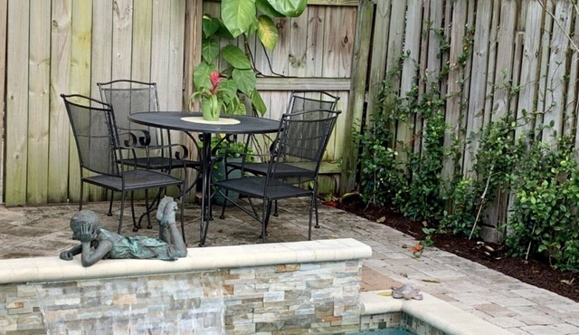 Picture Renting This Beautiful 4 Bedroom Cottage in West Palm Beach, West Palm Beach Cottage 1856