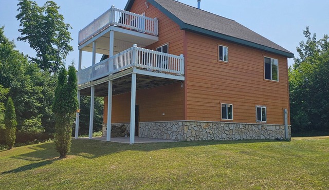 Pictured Rocks Lodge 5 minutes from Munising! Recently remodeled!