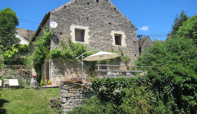 Picturesque. A modern barn conversion, sleeps 5. Stunning views.