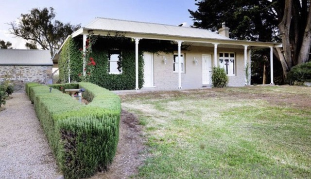 Picturesque Adelaide Hills Cottage
