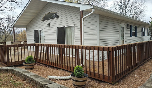 Picturesque Executive House #22 w/jacuzzi and views of Norfork lake