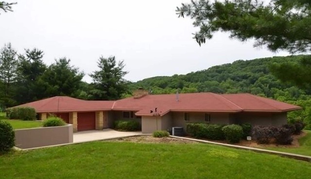 Picturesque Golf Course Home Near American Players Theatre, Taliesin & WI River