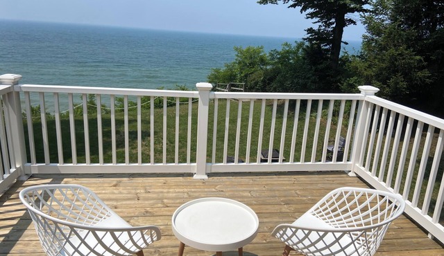 picturesque Lake Michigan retreat-Lake front with private beach!