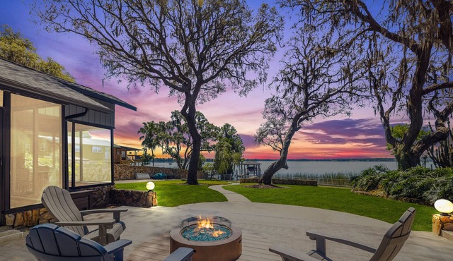 Picturesque Lakeside Villa