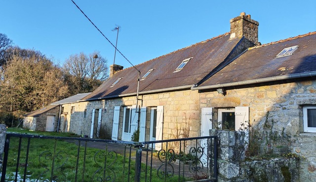 Picturesque little house in the heart of central Brittany.