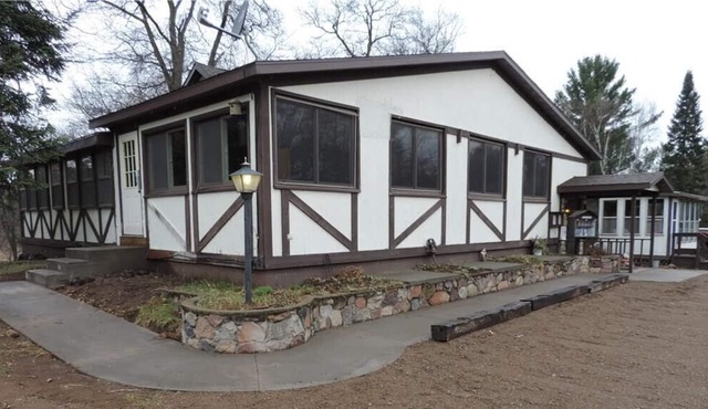 Picturesque Lodge Located on Lincoln Lake in Spooner, WI