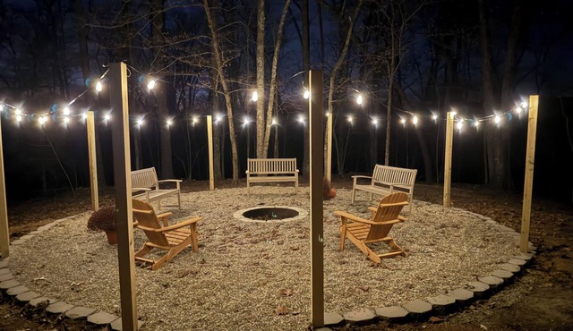 Picturesque Lodge with Caddo River access in Glenwood, AR - sleeping up to 28.