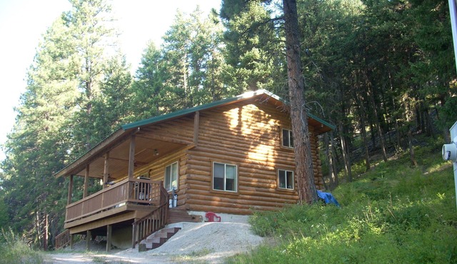 Picturesque Montana Log Cabin Overlooking the Nine Mile Creek