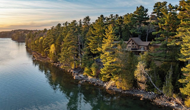 Picturesque Oceanfront: Game Room, Arcade, Fire pit