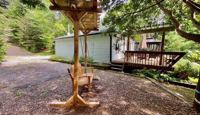 Picturesque Paint Lake Cottage, Muskoka