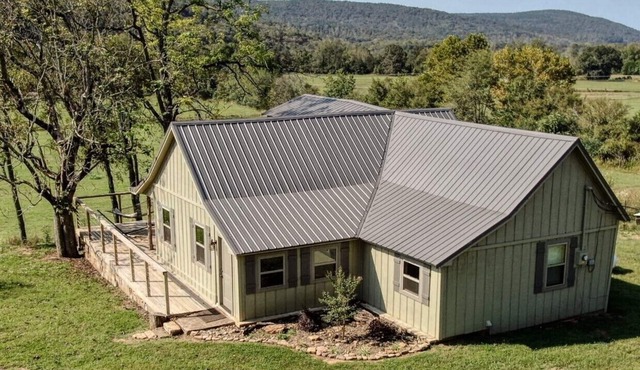 Picturesque perch next to the Mulberry River with instant access to Oark AR!