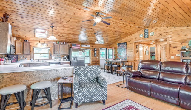 Picturesque Phoenix Vacation Home on Oswego River!