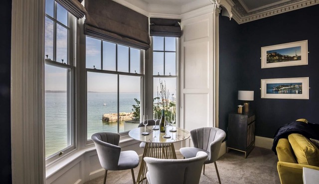 Pieces of Eight - 2 Bedroom Apartment - Tenby