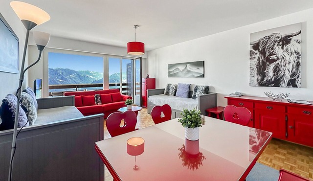 Pied-à-terre in Crans-Montana, pool and view - Swi