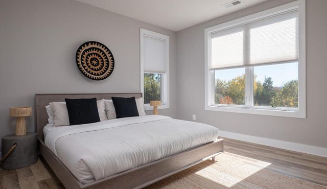 Piedmont Place Suite 402 Modern Apartment in Heart of Crozet