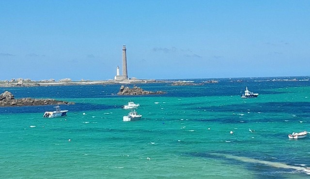 Pieds dans l'eau in Brittany for 12 people