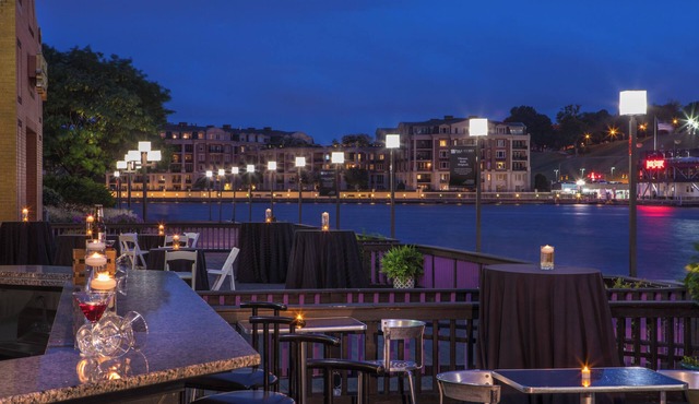 Pier 5 Hotel Baltimore