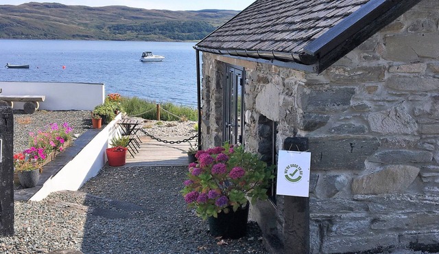 Pier Cottage at Kames - a cosy studio cottage