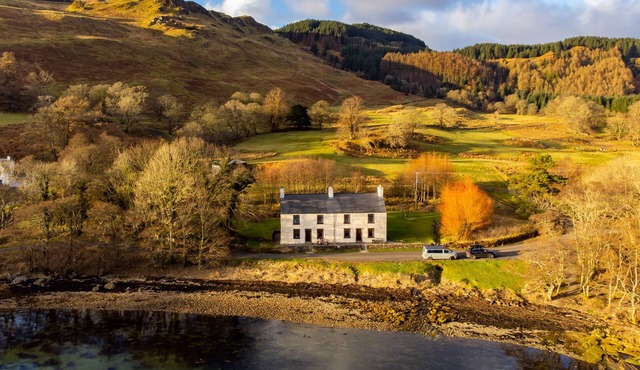 Pier House 1 - Semi-detached, stone-built cottage on lochside
