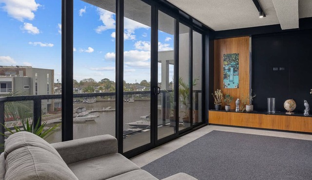 Pier One Luxe Riverside Living