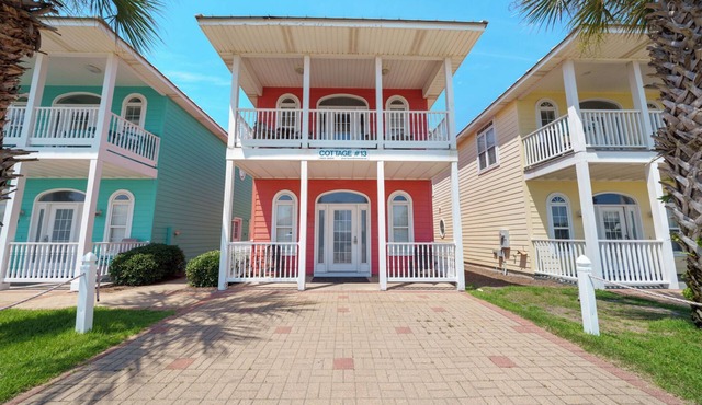 Pier Park only 50 Steps to the beach! Pet friendly. Ocean View.