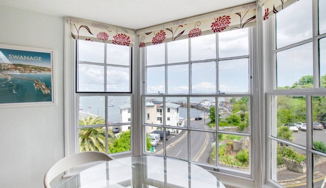 Pier View - One Bedroom Apartment, Sleeps 2