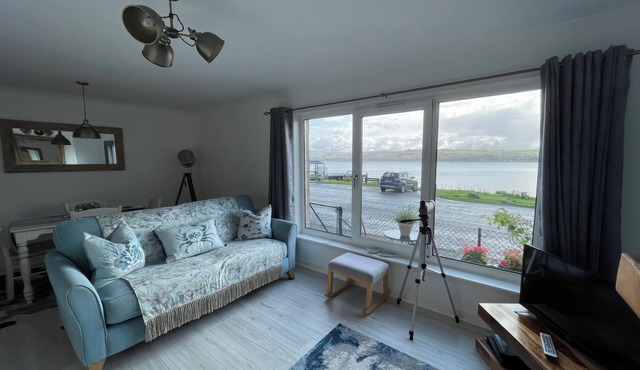 PIER VIEW, pet friendly, country holiday cottage in Dunoon