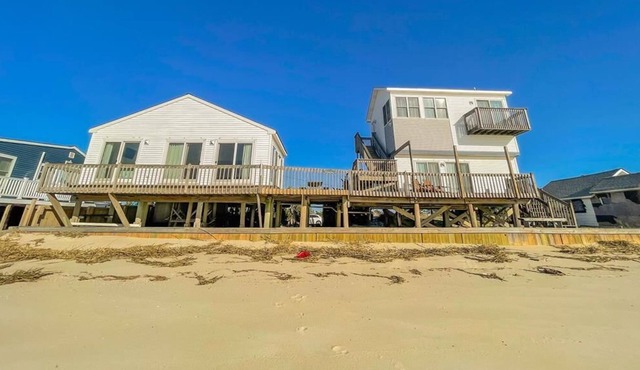 PIERCES POINT HIDEAWAY PROPERTIES (4BR/2.2BA) BAY FRONT IN PIERCES POINT