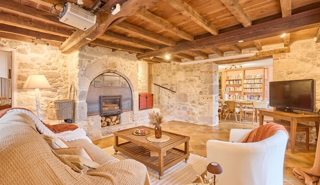 Pierre Idyllique - Climatisée avec grand jardin