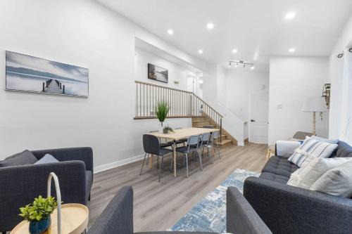Pierrefonds 4BR House with Garden & EV station