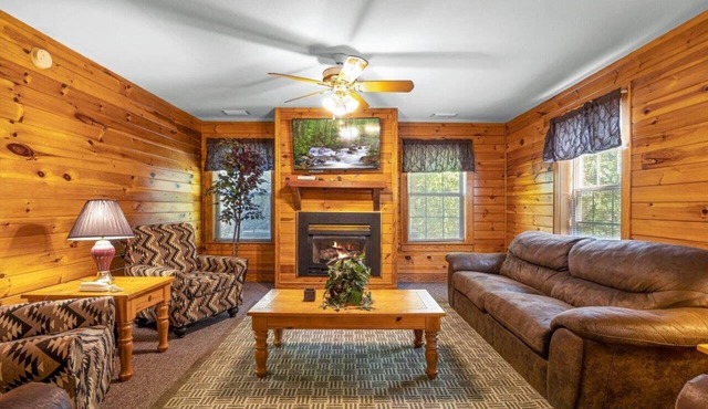 Pigeon Forge 125 - Three Bedroom Villa, Sleeps 14