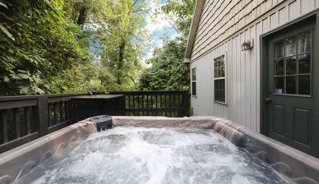 Pigeon Forge 134 - Five Bedroom Villa, Sleeps 16