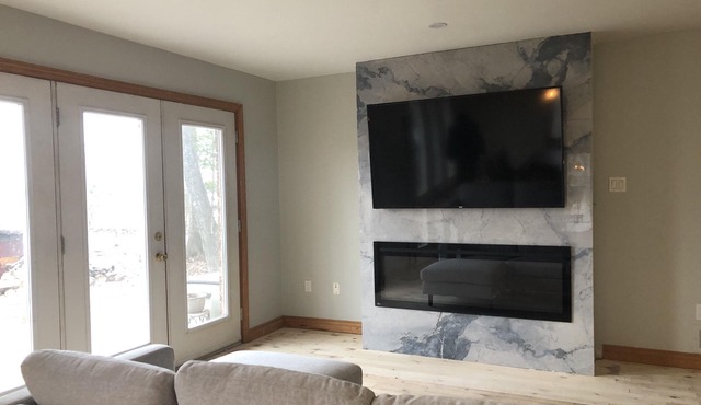 Pigeon Lake Luxury close to town of Bobcaygeon