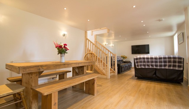 Piglets, modern barn conversion .Nr Tintagel, Padstow, Bude & beach.