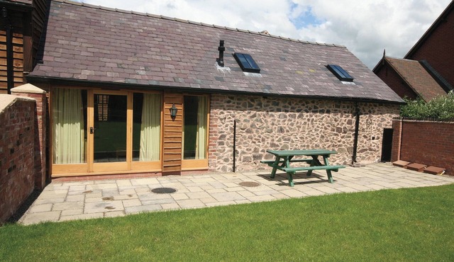 Piglets Place - E4300