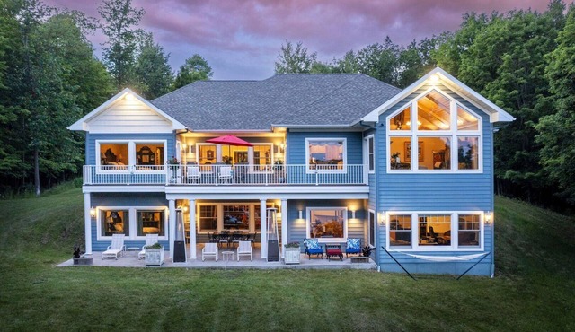 Pike Lake Luxury Lakefront Home