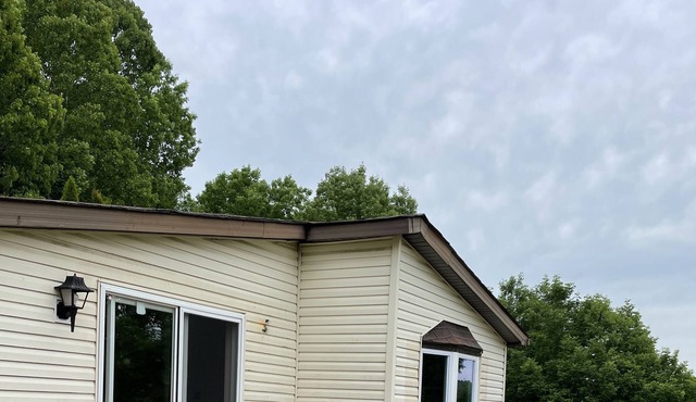 PIKE'S PEAK, HOUSE ON THE HILL