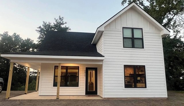 "Pike's Place" Brand New Cabin in Daisy Ark.