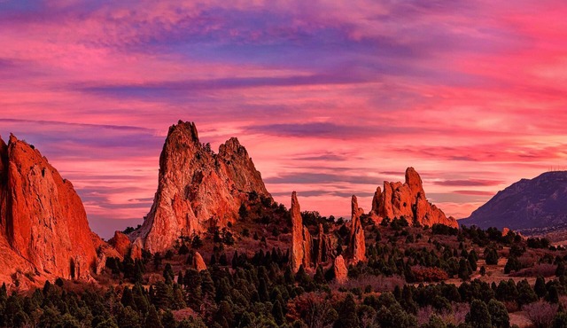 - Pikes Peak/Garden of the Gods! Booking FAST!