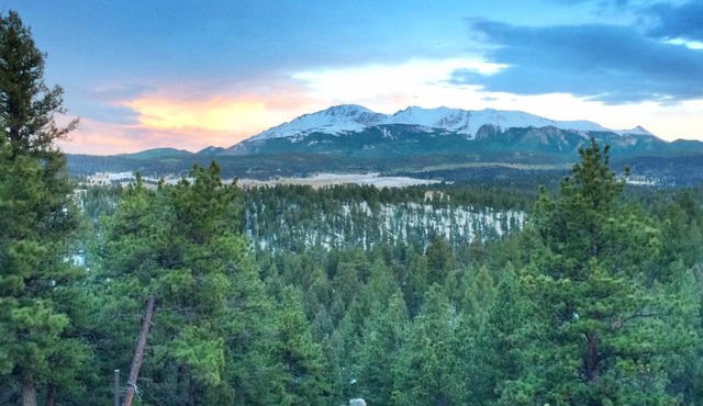 Pikes Peak Paradise Bed and Breakfast